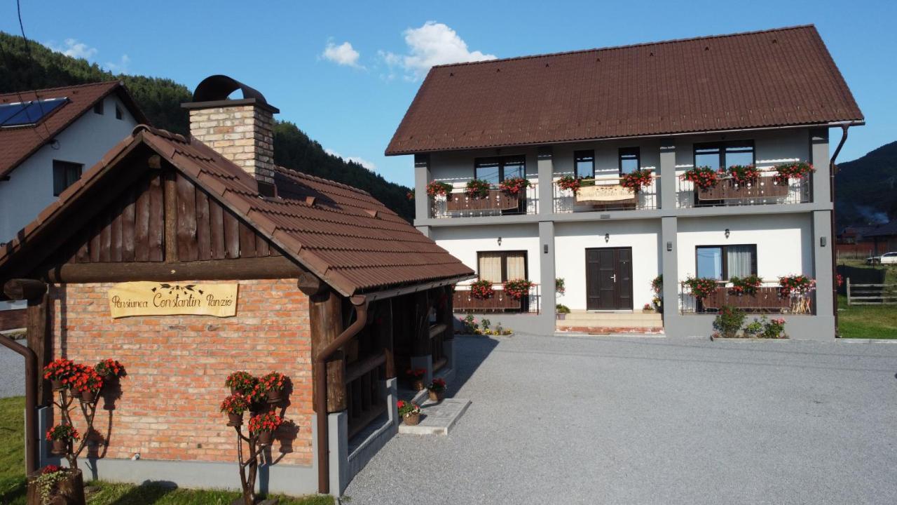 Constantin Panzio Bed & Breakfast Прайд Екстериор снимка