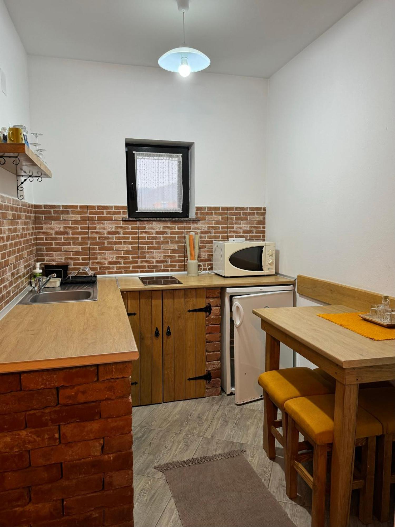 Constantin Panzio Bed & Breakfast Прайд Екстериор снимка