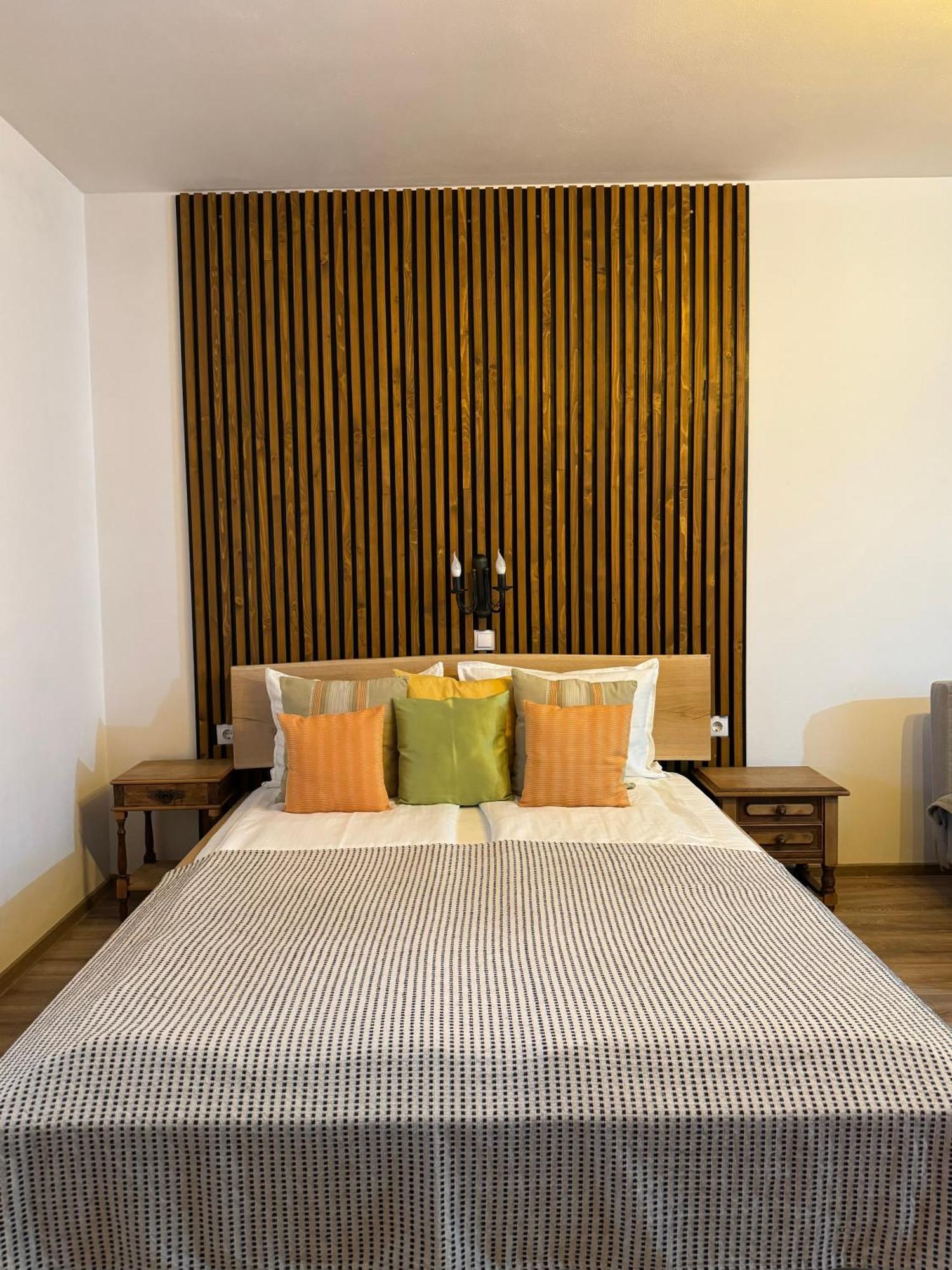 Constantin Panzio Bed & Breakfast Прайд Екстериор снимка