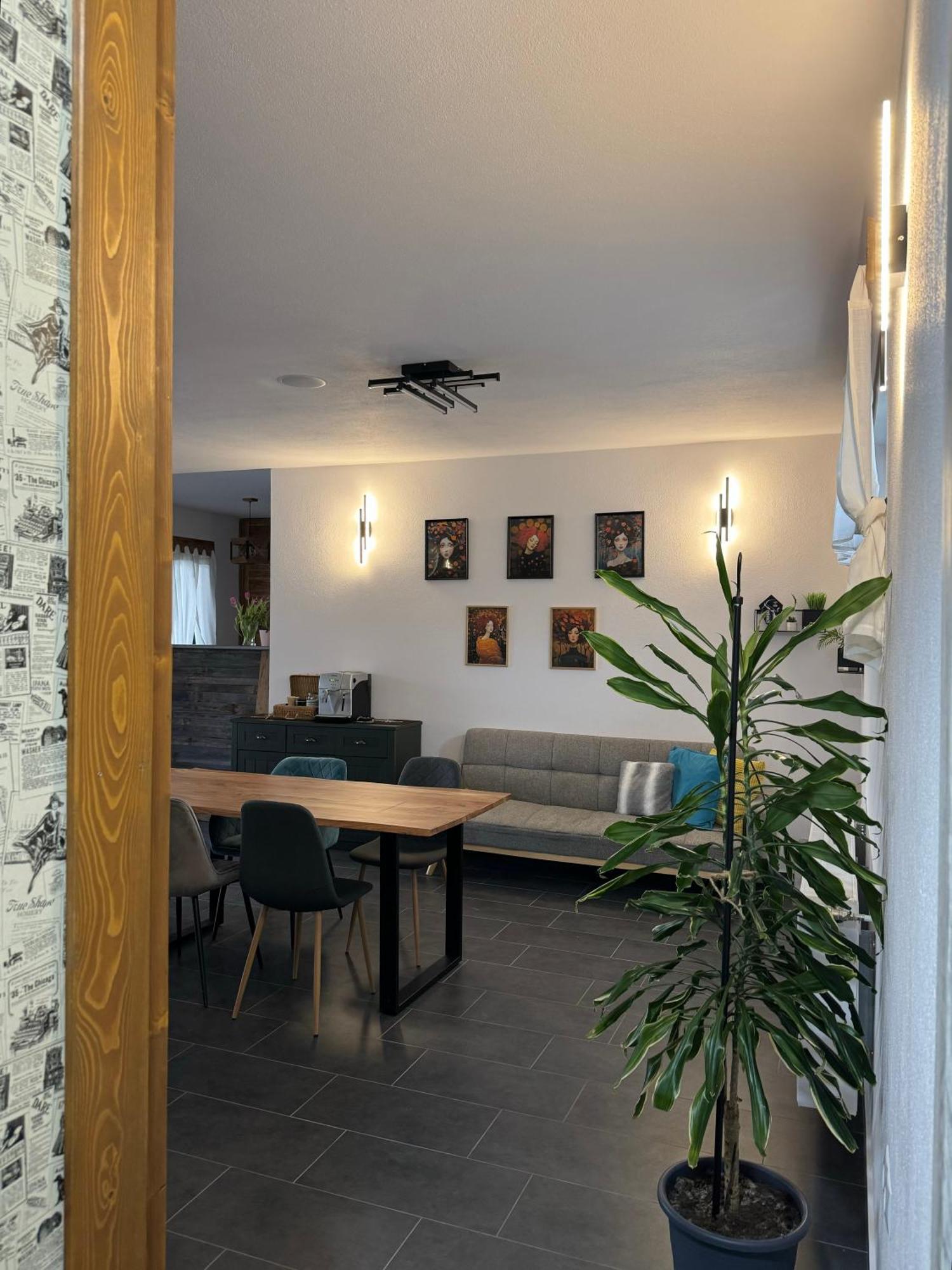 Constantin Panzio Bed & Breakfast Прайд Екстериор снимка