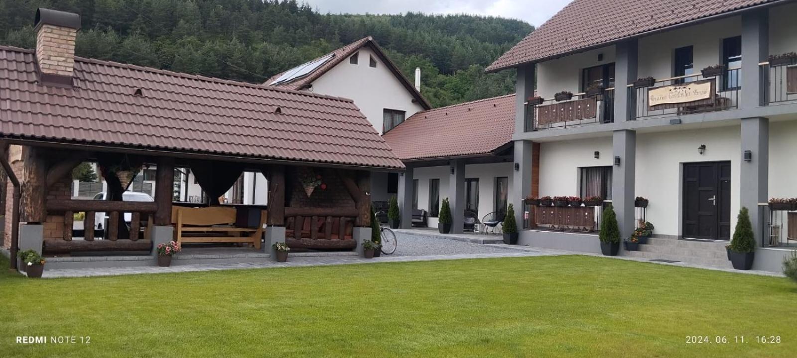 Constantin Panzio Bed & Breakfast Прайд Екстериор снимка