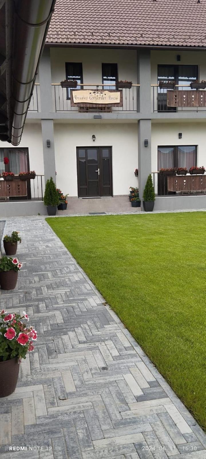 Constantin Panzio Bed & Breakfast Прайд Екстериор снимка